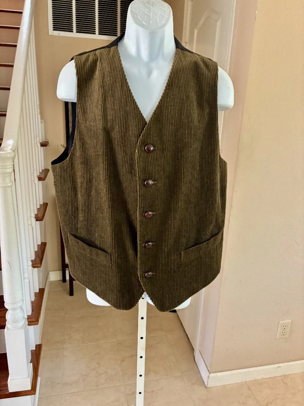The J. Peterman Company Corduroy Vest Dark Brown Leather Buttons Mens Size 44